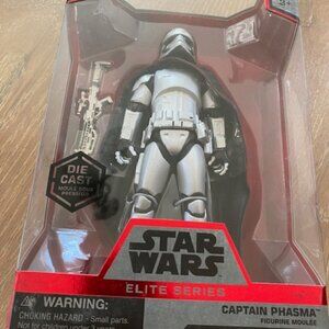 Captain Phasma - Elite Series Die-cast Figure
